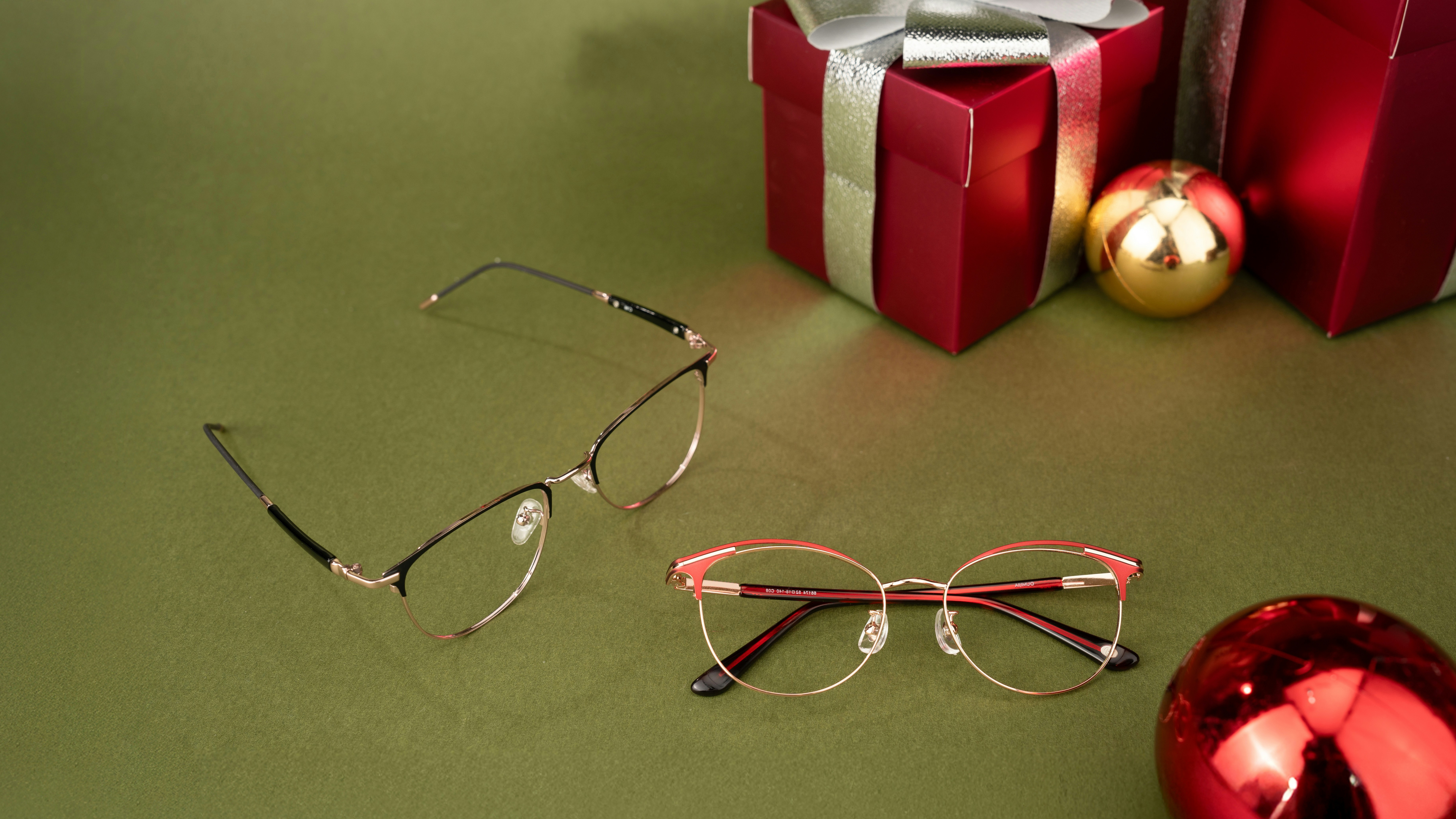 Unique Optometry - Happy Holidays